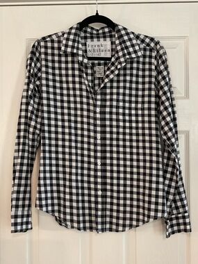 Frank & Eileen Barry Tailored Button up in black & white gingham size Small
